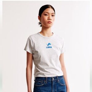 Abercrombie Lions crop shirt